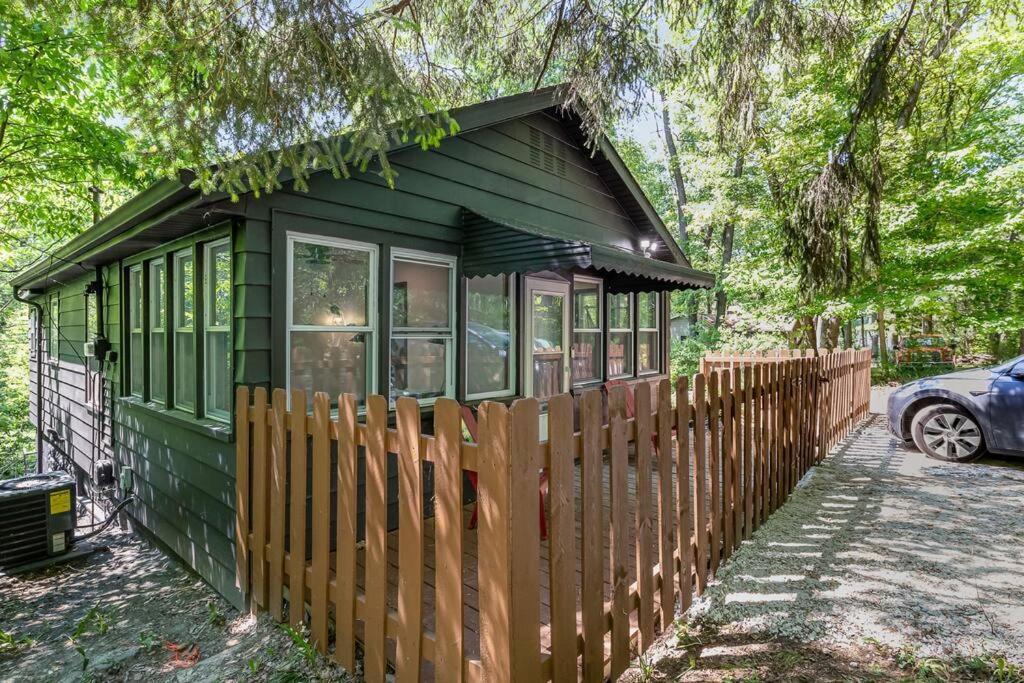 Black Cabin Getaway In Woods I Valpo Valparaíso Exterior foto
